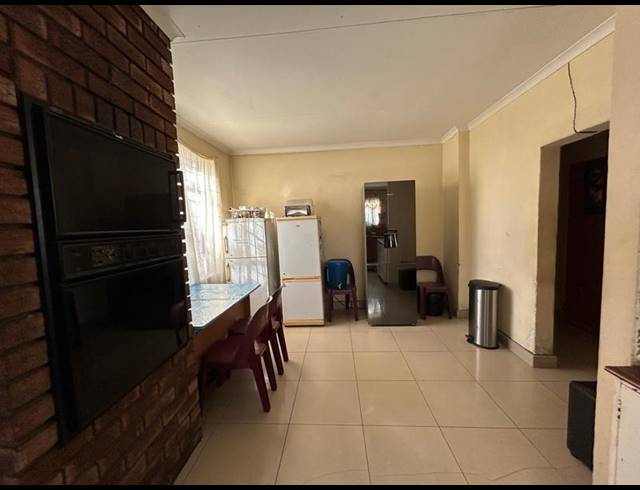 7 BEDROOM HOUSE FOR SALE IN KENSINGTON